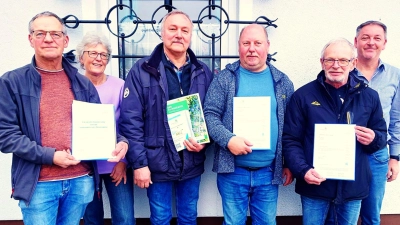 Bild: Seegräber Jürgen, 1 StV-Vors. Erika Fleischmann, Kohl Andreas, Christian Reichenberger, Erwin Seegräber, 2 StV-Vors. Michael Veit (Bild: Christian Reichenberger)