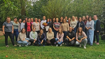 Team Max und Moritz gratuliert Andrea Fischer zu ihrem 40ig jährigem Dienstjubiläum  (Bild: Maria Guldan )