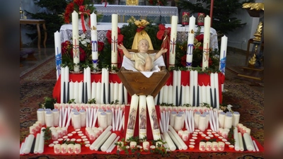 Kerzen zum Lichtmeßtag in der katholischen Kirche in Wildenau. (Bild: Josef Albrecht)