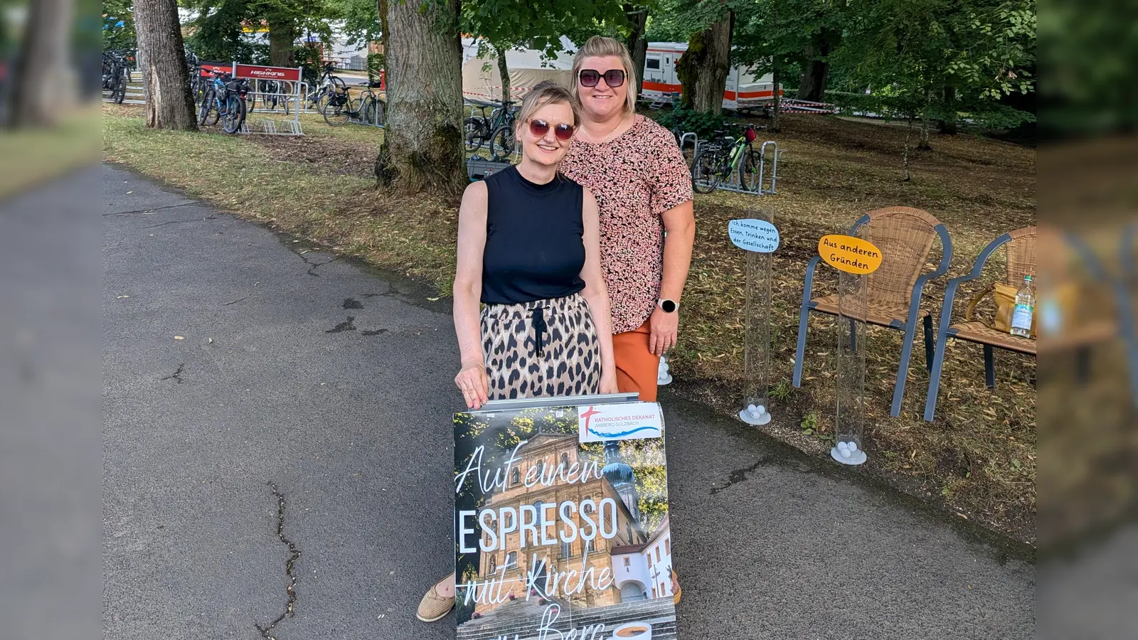 GR Regina Probst und GR Kathrin Blödt organisierten „Auf einen Espresso mit Kirche am Berg.”  (Bild: Regina Probst)