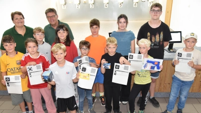 Die Teilnehmer des Ferienprogramms mit dem Betreuerteam. (Bild: Reiner Hoffmann)