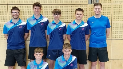 Hintere Reihe von links nach rechts: Trainer Joachim Barth, Fabian Niebler, Hannes Stiegler, Bruno Pietrzynski, Trainer Tobi Färber<br>Vordere Reihe: Max Donhauser, Michael Lautenschlager. (Bild: Günther Stiegler)