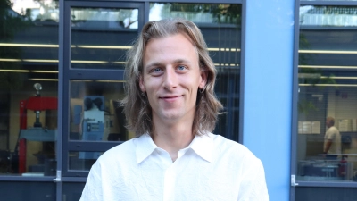 Florian Erras aus Amberg gehört zu den erfolgreichen Absolventen der Meisterschulen am Ostbahnhof. Er bestand die Meisterprüfung im Zahntechnikerhandwerk. (Bild: Dirk Winterhalter)
