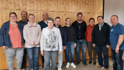 Die neugewählte Vorstandschaft vom Anger II. Von rechts nach links<br>Wiesner Waldemar, Tuschin Alexander, Kurczyk Marita, Schmeller Alexander, Ebenhöch Rebecca, Joner Alexander, Hierreth Andrea, Piehler Johann, Alezki Natalia, Rummel Jürgen, Müller-Rummel Esther (Bild: Andrea Hierreth )