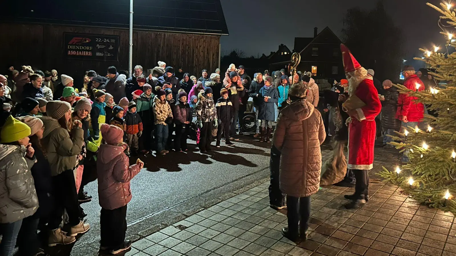 Erwartungsvolle Kinder. (Bild: Martina Holzwarth)