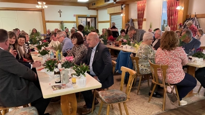 Sehr gut besucht war der Blumennachmittag im Gasthof Ritter. (Bild: Marianne Moosburger)