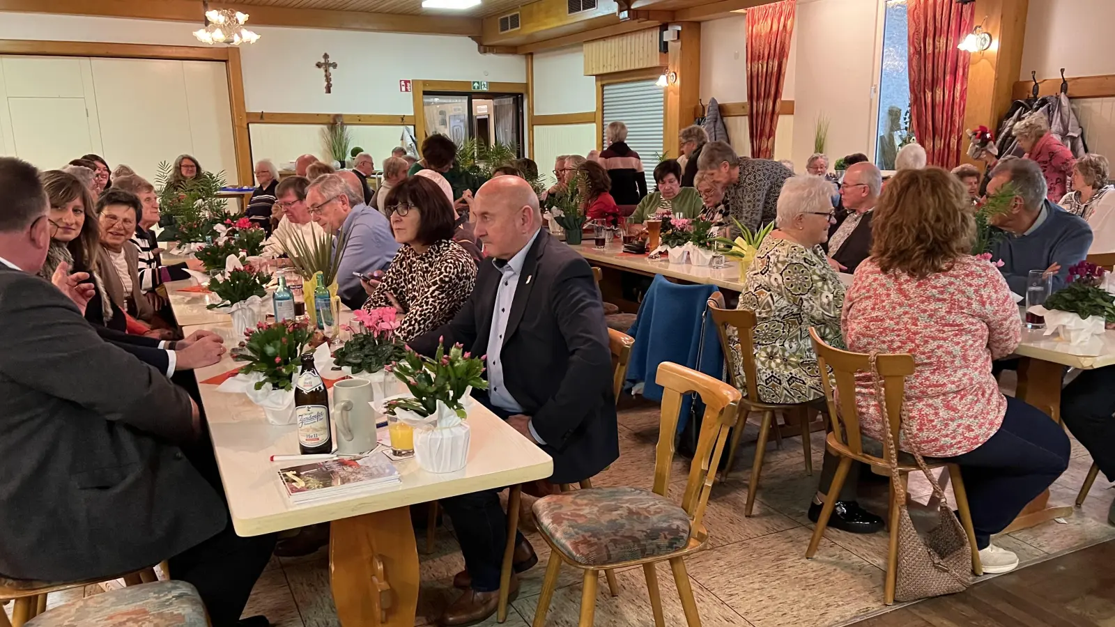 Sehr gut besucht war der Blumennachmittag im Gasthof Ritter. (Bild: Marianne Moosburger)