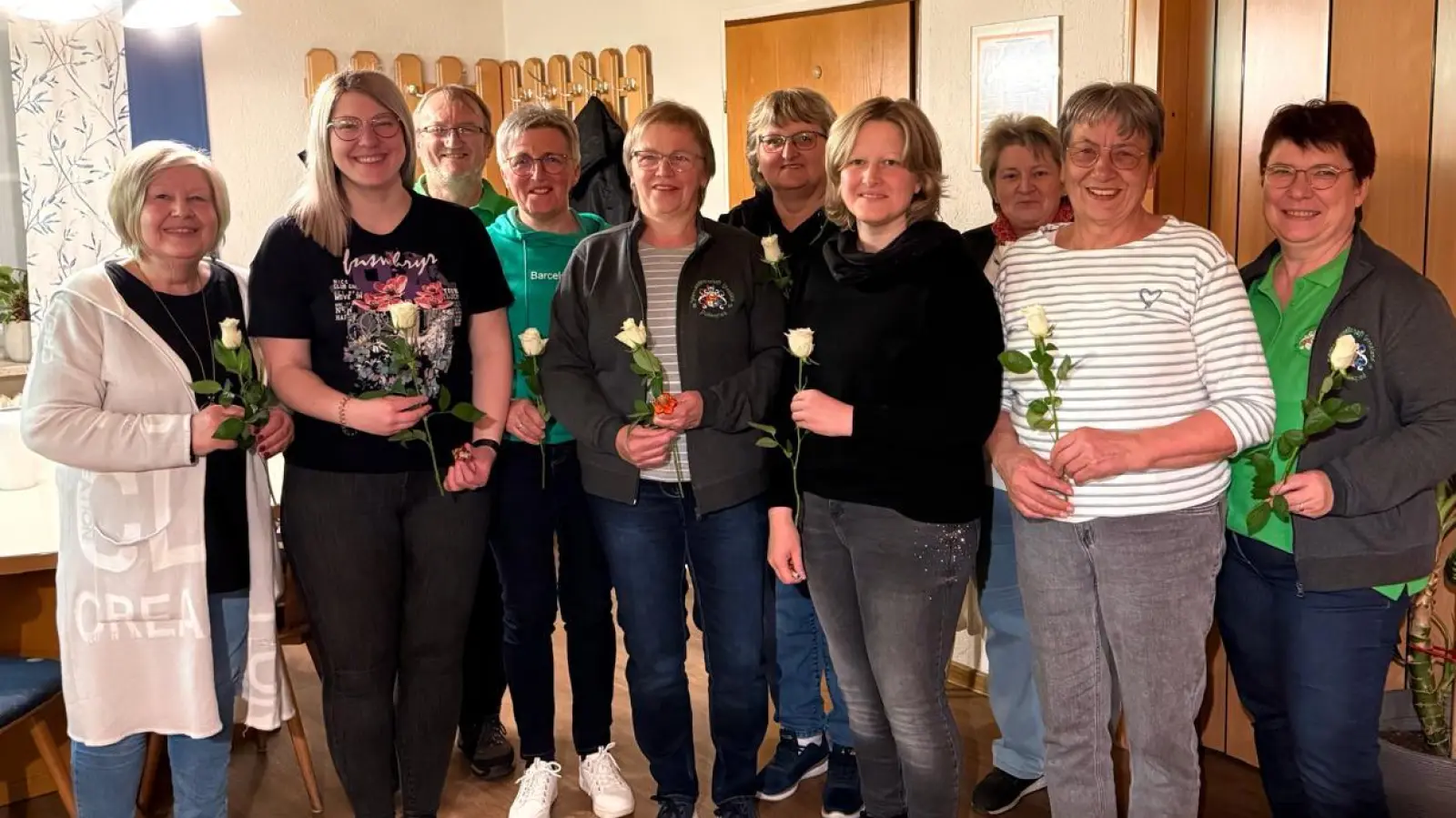 Maria Hanauer, Lea Becher, Manfred Becher, Gerlinde Kahler, Hedwig Irlbacher, Rosa Rupp, Andrea Rupp, Christa Roth, Erna Weiß und Beate Becher (von links). (Bild: Lea Becher)