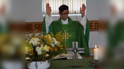 Pfarrer Florian Lehnert leitete den alt-katholischen Gottesdienst  (Bild: Roman Landgraf)