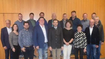 Neuer Vorsitzender der CSU Irchenrieth ist Michael Hammer (vorne dritter von links). (Bild: Ernst Frischholz)