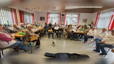 Beim Osterfest im Kaffee Zeitlos in Neustadt am Kulm verbrachten die Besucherinnen und Besucher einen gemütlichen Nachmittag. (Bild: Anni Priebe)