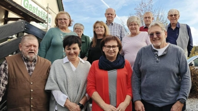 Teilnehmer des Klassentreffens der Volksschule Pechbrunn Jahrgang 1954/55  (Bild: Brigitte Kreil)