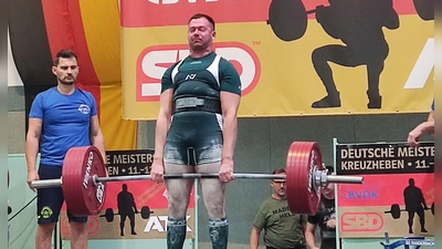 Daniel Rjabow im letzten Versuch bei 277,5 Kilogramm (Bild: Marcus Helfensdörfer)