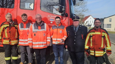 von links: 1. Kommandant Ernst Braunreuther, HvO'ler Johannes Nusstein, stv. Bereitschaftsleiter Jörg Müller, Leiter HvO Immenreuth Daniel Müller, 1. Vorstand Georg Redl, 2. Kommandant Daniel Scharf. (Bild: FFW Kulmain)