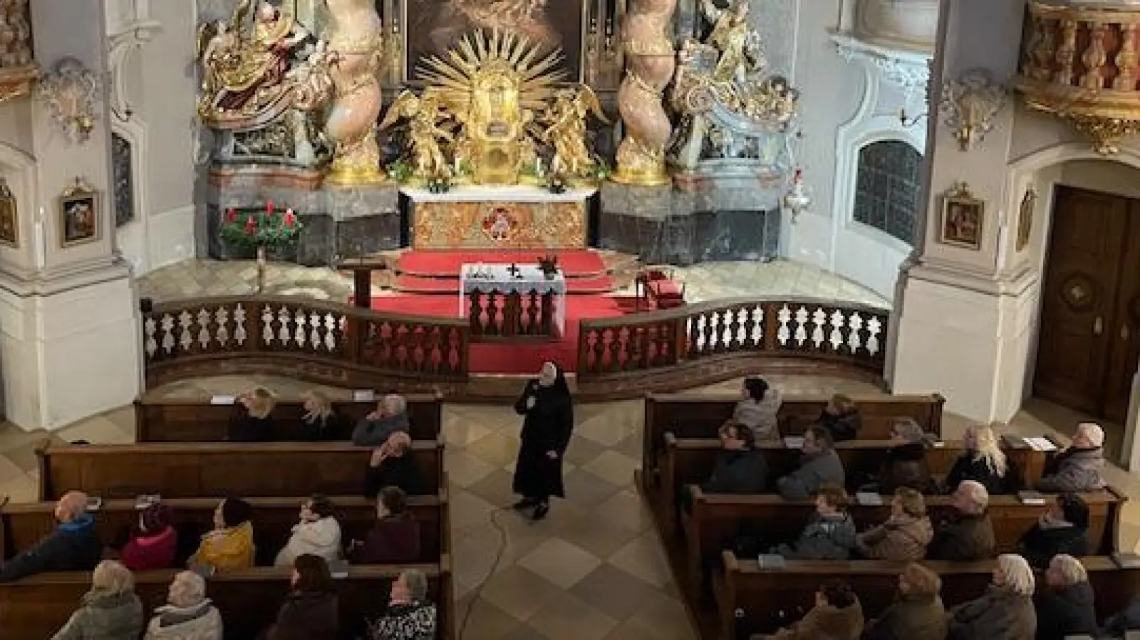 Andacht in der Ursulinenkirche in Straubing (Bild: Regina Frischholz)