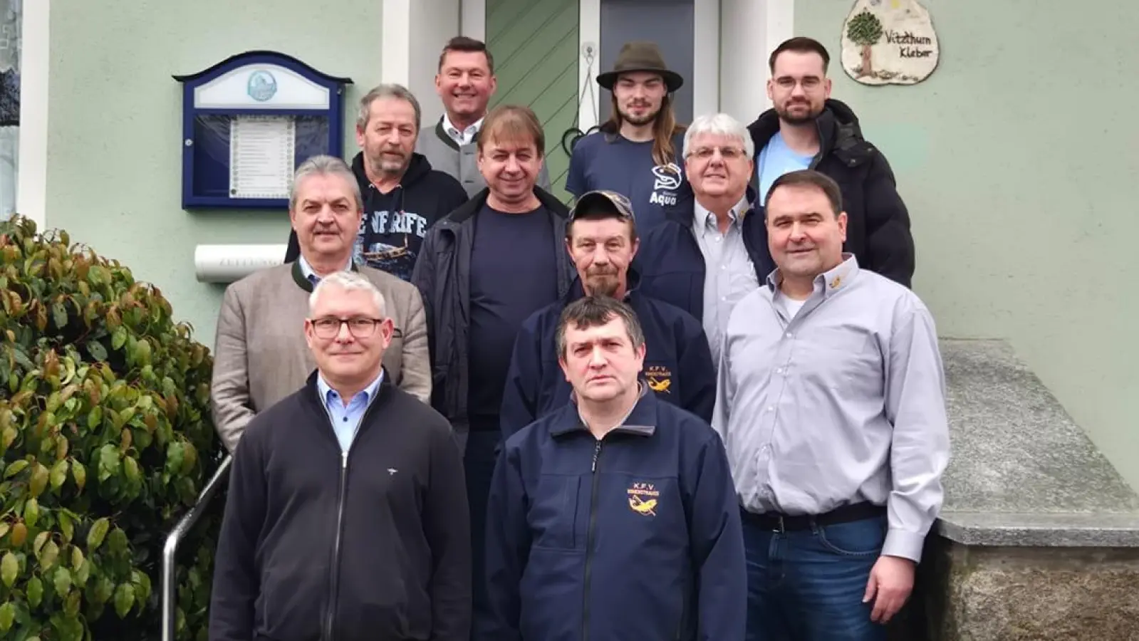 Neue Vorstandschaft beim Kreisfischereiverein 1881 e. V. Vohenstrauß mit den Bürgermeistern Andreas Wutzlhofer Stadt Vohenstrauß und Rainer Rewitzer der Stadt Pleystein. (Bild: Richard Koller)