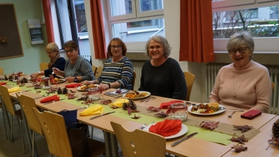 Gäste des Thanksgiving Dinners. (Bild: Brigitte Pfennig)