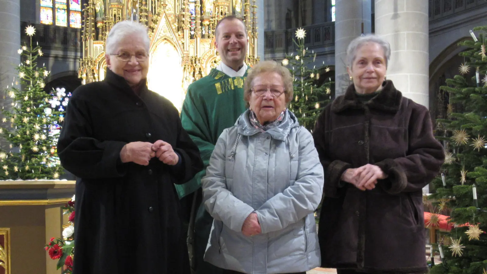 Von links: Präfektin Ottilie Donhauser, Dekan Thomas Helm, Konsultorin Margarete Strobl, Kassiererin Doris Laußer (Bild: Rudolf Kohl)
