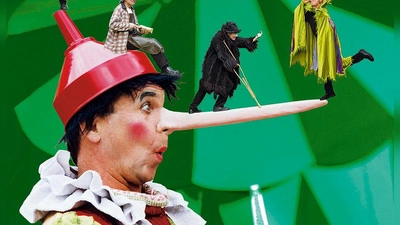Pinocchio in der Glasschleif. (Bild: Theater Chapiteau)