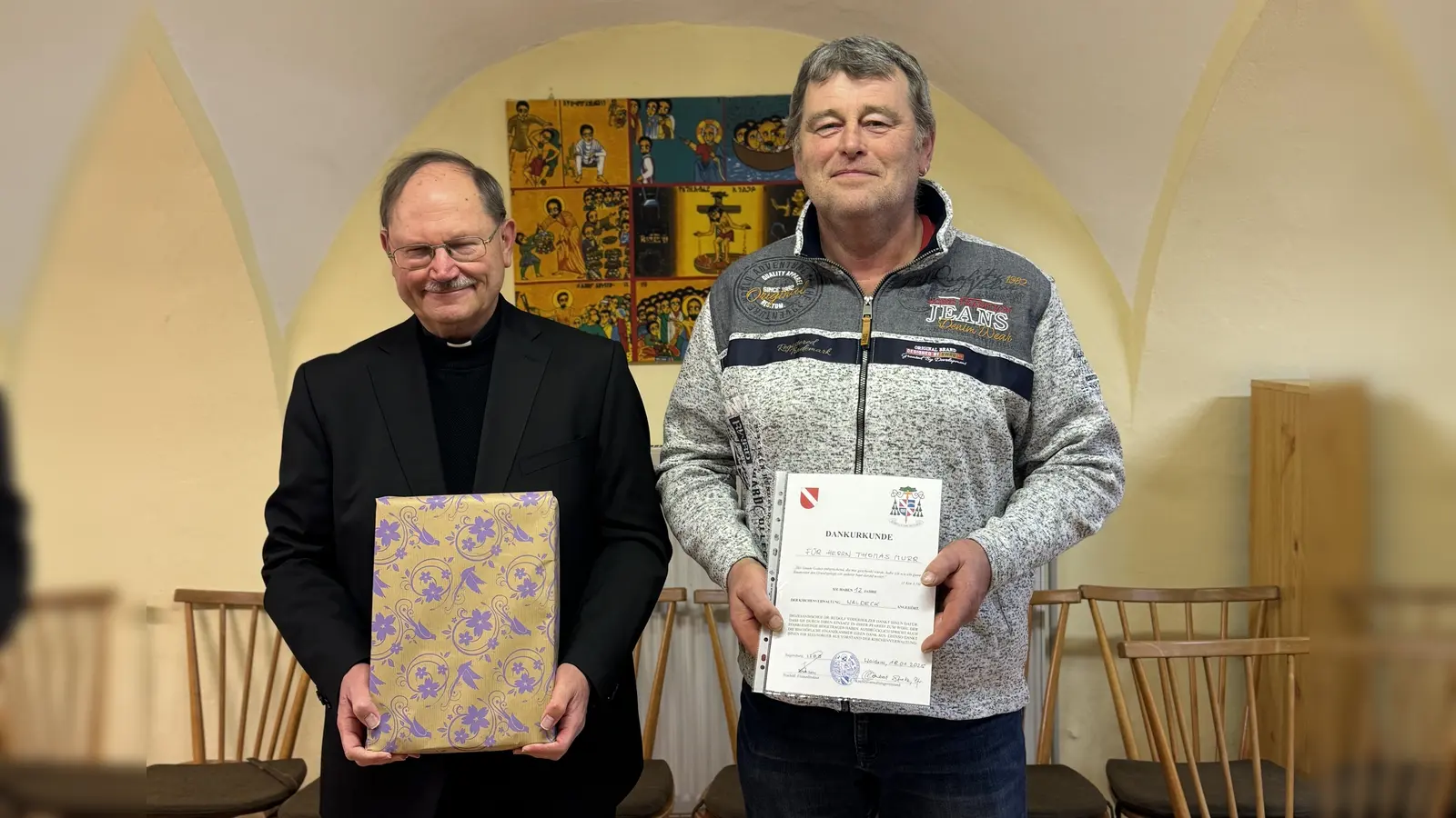 Pfarrer Heribert Stretz und Thomas Murr. (Bild: Leonhard Zintl)