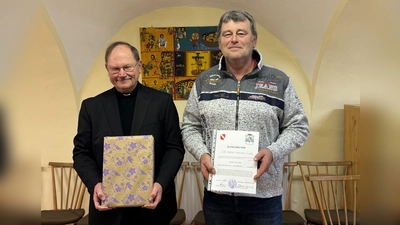 Pfarrer Heribert Stretz und Thomas Murr. (Bild: Leonhard Zintl)