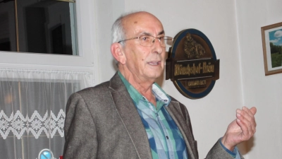 Um wie viel freier und erträglicher etwa die Übertragung einer Niere das Leben eines Kranken gestalten kann, weiß Helmut Bruhnke aus familiärer Erfahrung. In einem Vortrag warb er für mehr Bereitschaft zur Organspende - leider nutzten nur etwa 15 Zuhörer die Gelegenheit, sich über dieses noch immer umstrittene Thema zu informieren. (Bild: Bernhard Piegsa)