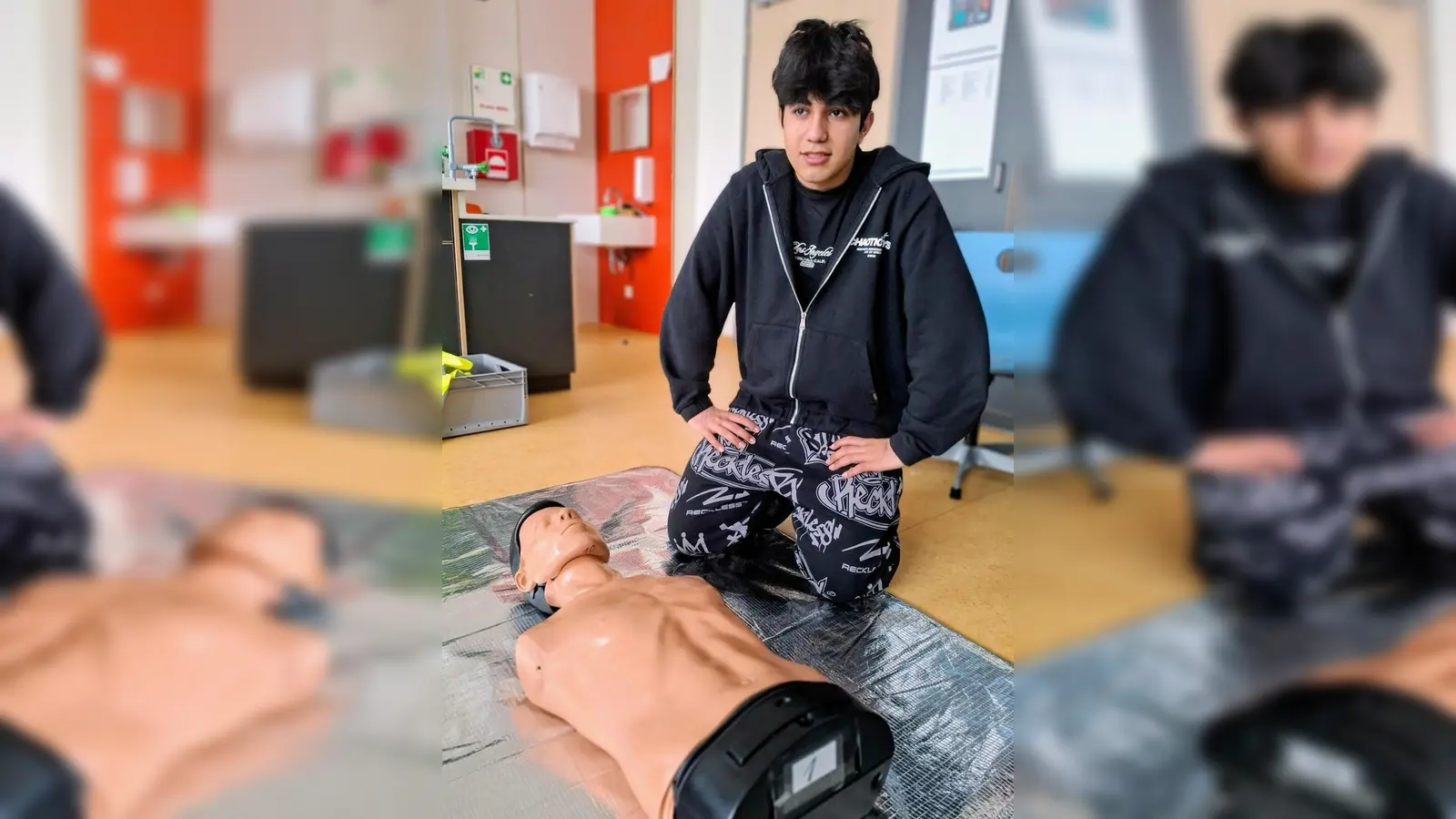 Der 14jährige Jwan bei seiner Ausbildung zum Schulsanitäter. (Bild: Myriam Klatt)