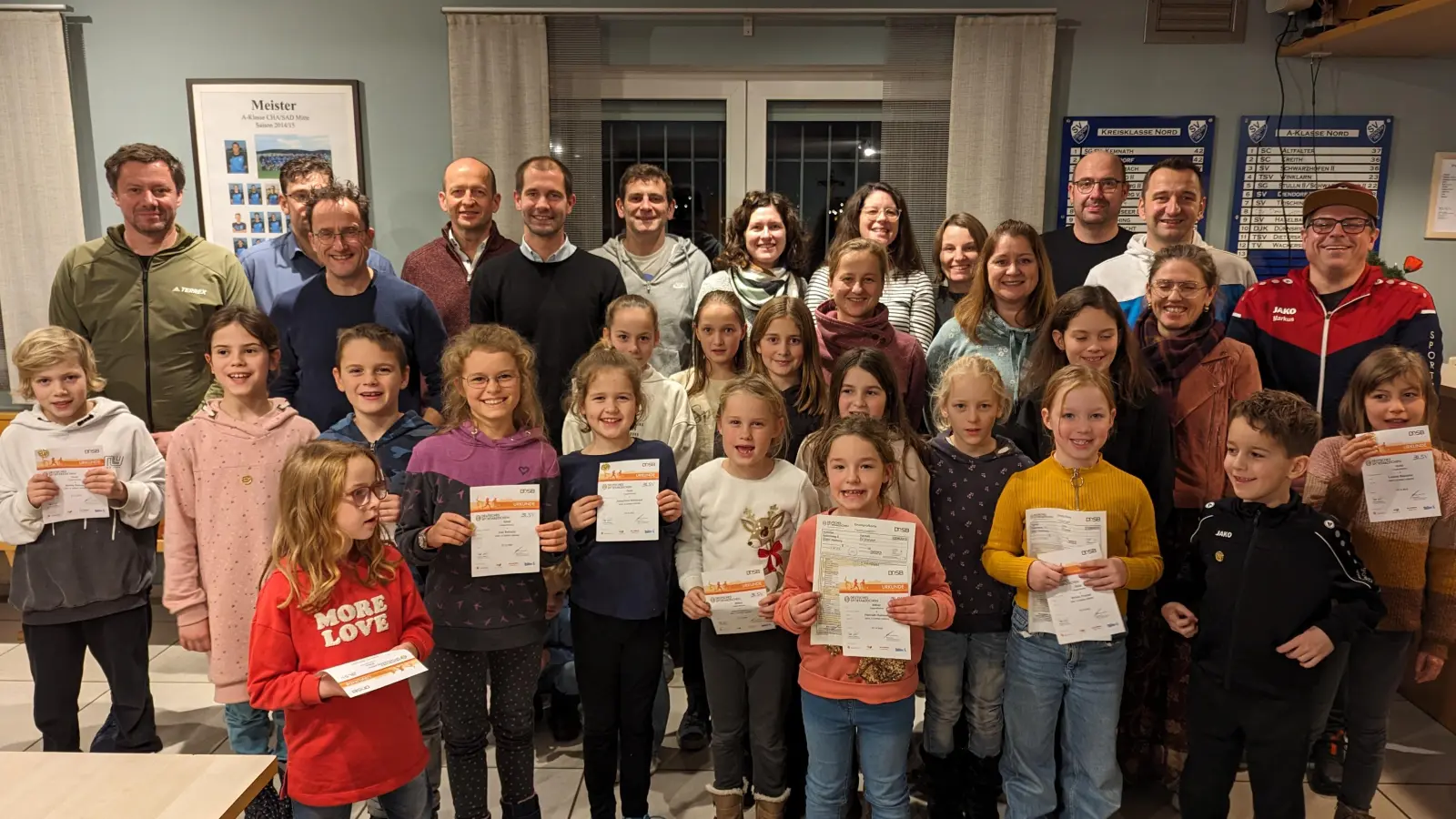 Eine Feier beim SV Diendorf dient der Übergabe der Sportabzeichen aus dem Jahr 2023. (Bild: SV Diendorf/exb)