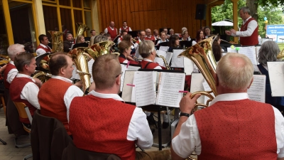 Klingendes Pilsheim - Zum Jahreskonzert lädt die Jurablaskapelle Pilsheim am Samstag, 25. April 2026 um 19.30 Uhr in die Freiheithalle ein. Ein breit gefächertes Programm konzertanter Blasmusik wartet auf die Gäste.  (Bild: Paul Böhm)