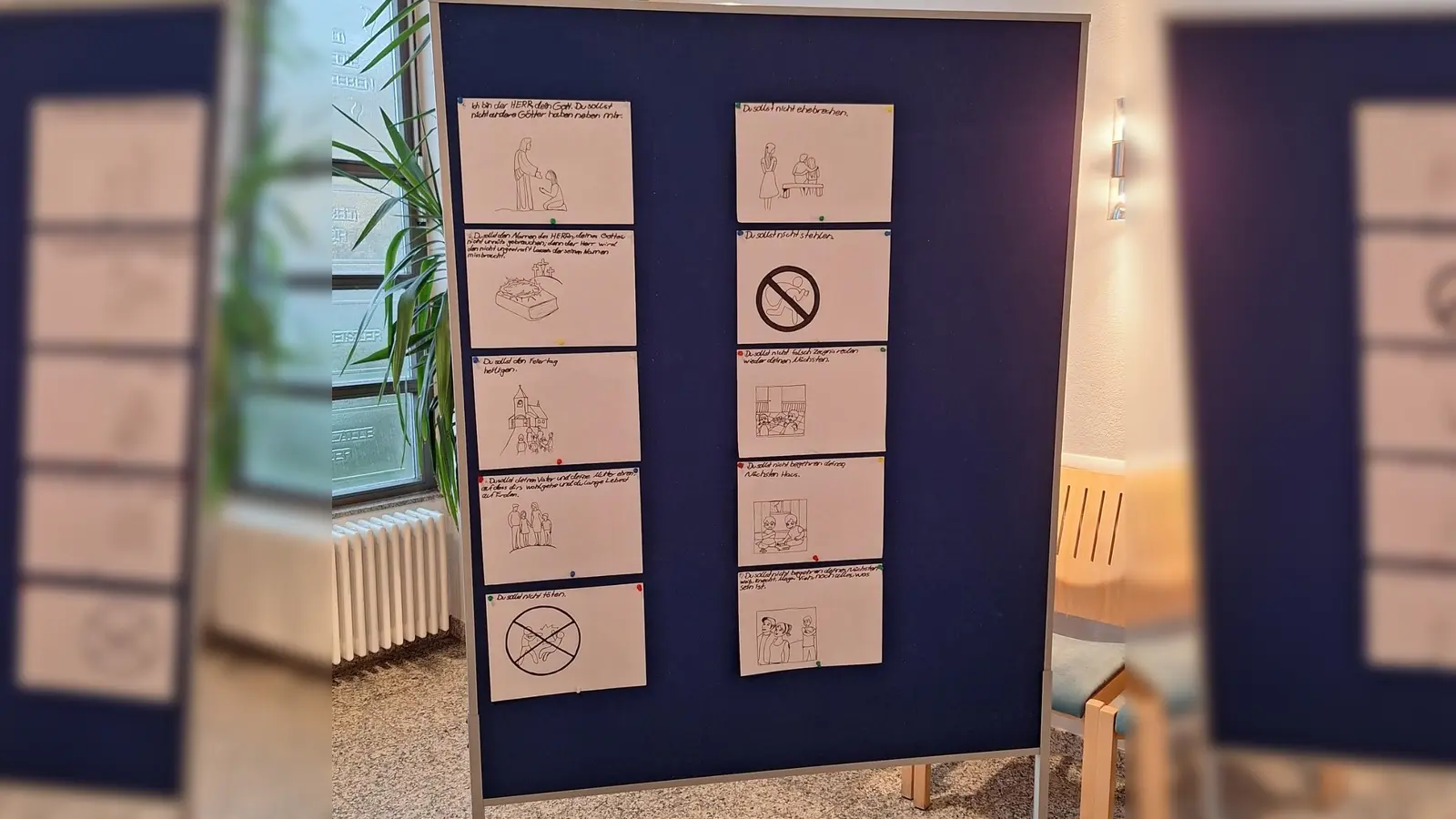 Kreativ anschauliche Darstellung der 10 Gebote durch die Konfis in Waldershof.  (Bild: Gabriele Rubenbauer)