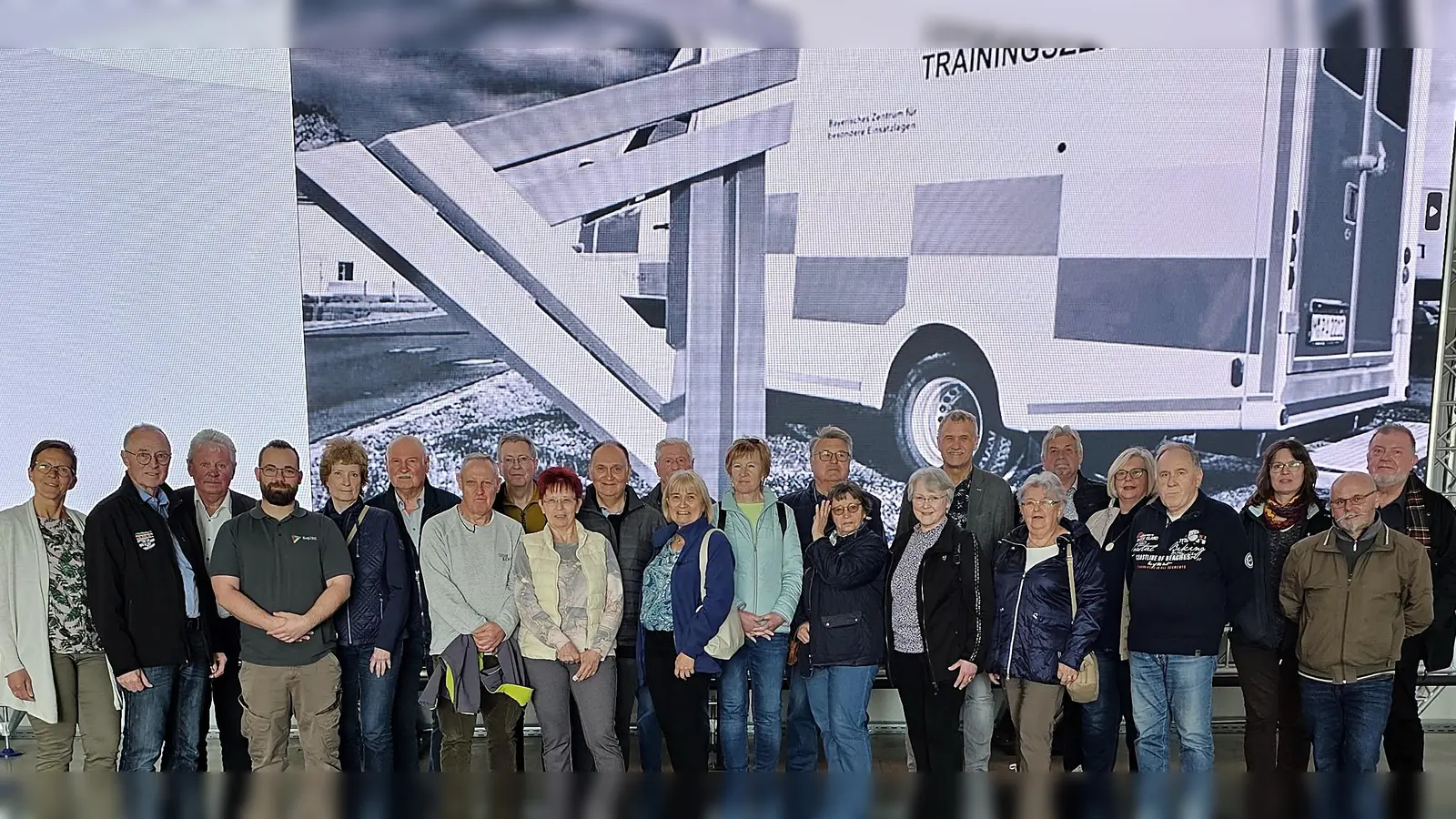 BayZBE Besuch Gruppenbild (Bild: Peter Ertl)