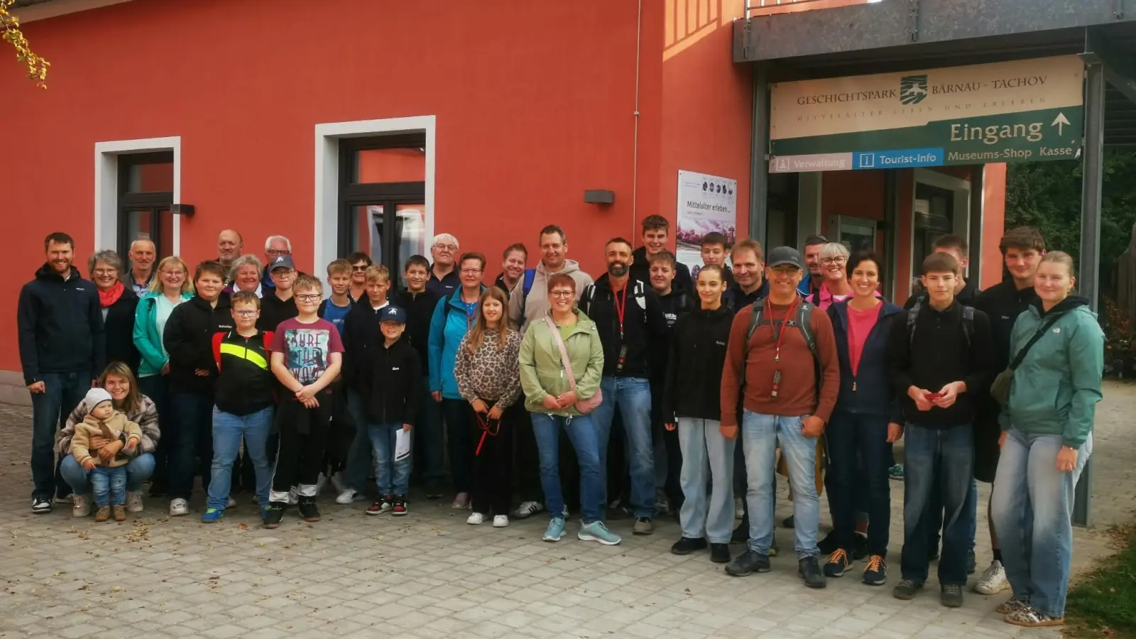 Die Saison Abschlussfahrt 2026 der ASC Cross-KartKids führte die Truppe u.a.in den Geschichtspark Bärnau-Tachov (Bild: Michael Luber)