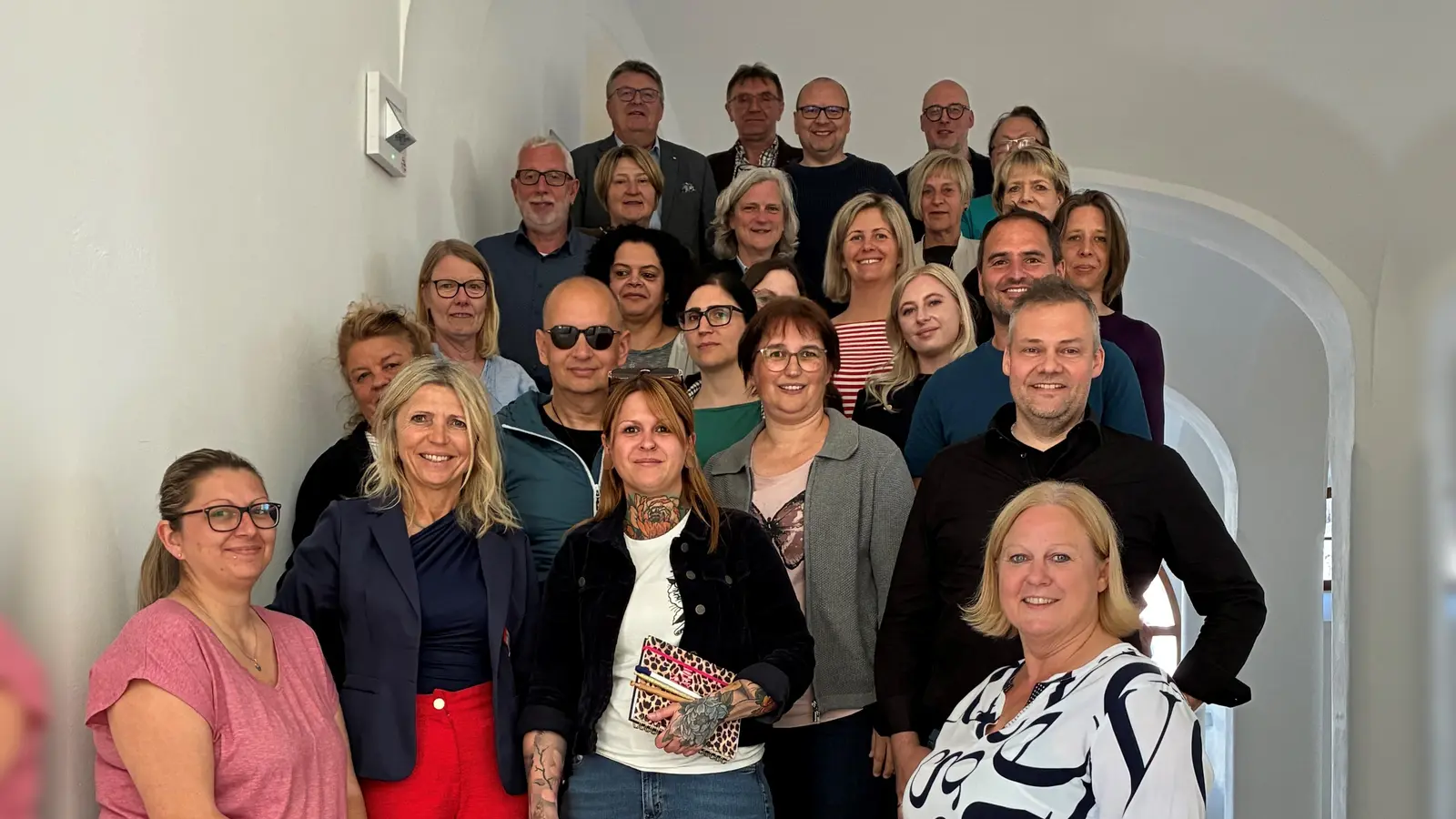 Die Teilnehmerinnen und Teilnehmer der ersten Mitgliederversammlung des Ausbildungsverbunds Pflege Amberg/Amberg-Sulzbach. (Bild: Stefanie Meyer)