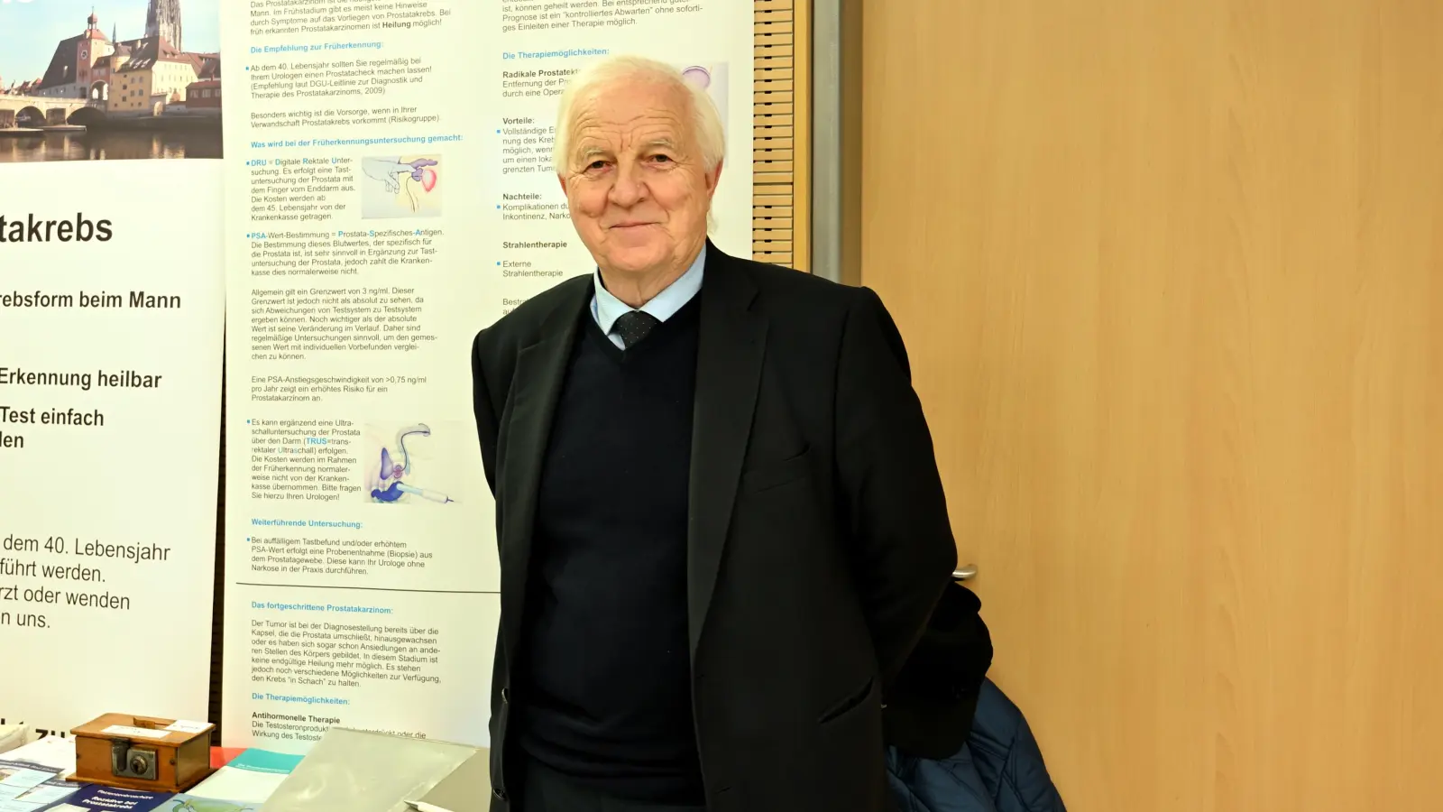 Informationsstand PROCAS Regensburg/Oberpfalz mit Leiter der Selbsthilfegruppe Alfons Swaczyna (Bild: Alfons Swaczyna)