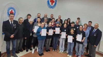 Die Wasserwacht ehrt ihre langjährigen Mitglieder. (Bild: Korbinian Kurz)