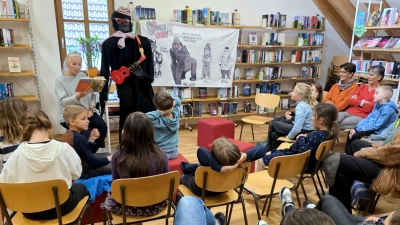 Lesung mit Gorilla (Bild: Georg Dürr (duerr-georg@outlook.de))