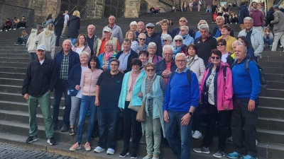 CWG Reisegruppe auf den Domstufen in Erfurt (Bild: Ewald Plößner )
