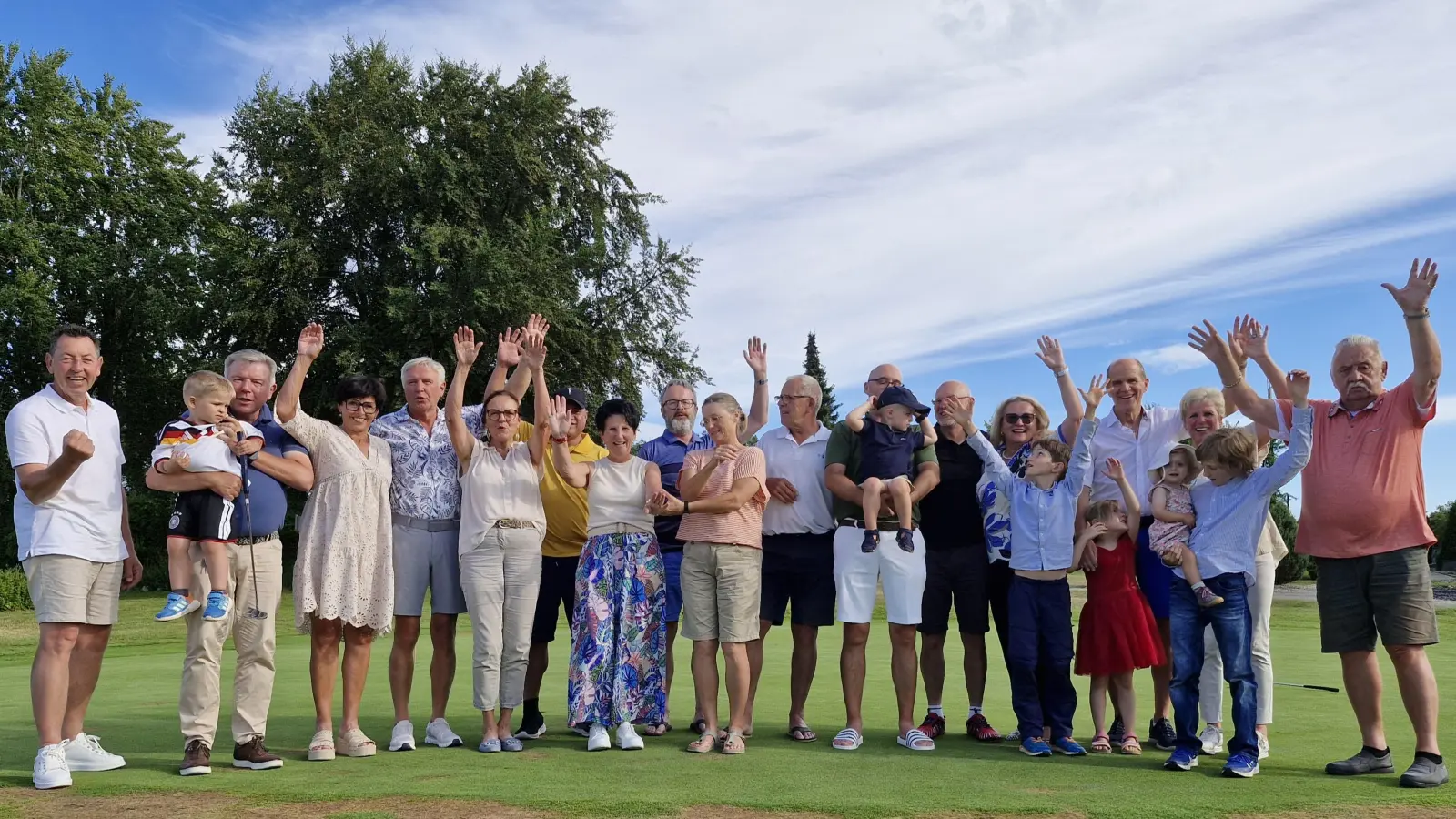Der Sponsor mit den Siegern des Turniers (Bild: Andrea Graf)