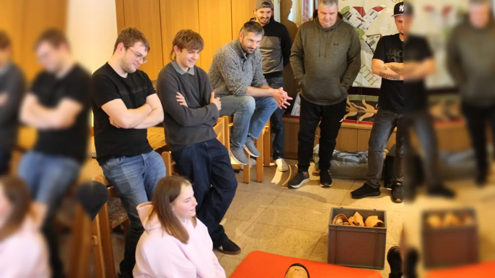 Für Abwechslung sorgten die Übungen „am Objekt”, die immer wieder für Abwechslunng zum theorerischen Stoff sorgten. (Bild: Michael Wiesnet)