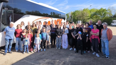 Die Kolpingsfamilie besuchte auch heuer wieder das Erlebnisbad Palm Beach. (Bild: Simon Rosner)