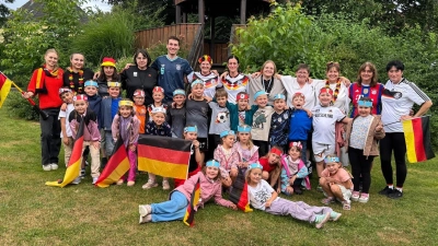 „Aufstieg in die erste Klasse” – Unter diesem Motto feierten die 26 Vorschulkinder des Kindergartens St. Martin ihren Abschied aus der Kindergartenzeit. (Bild: Alexander Schmid)
