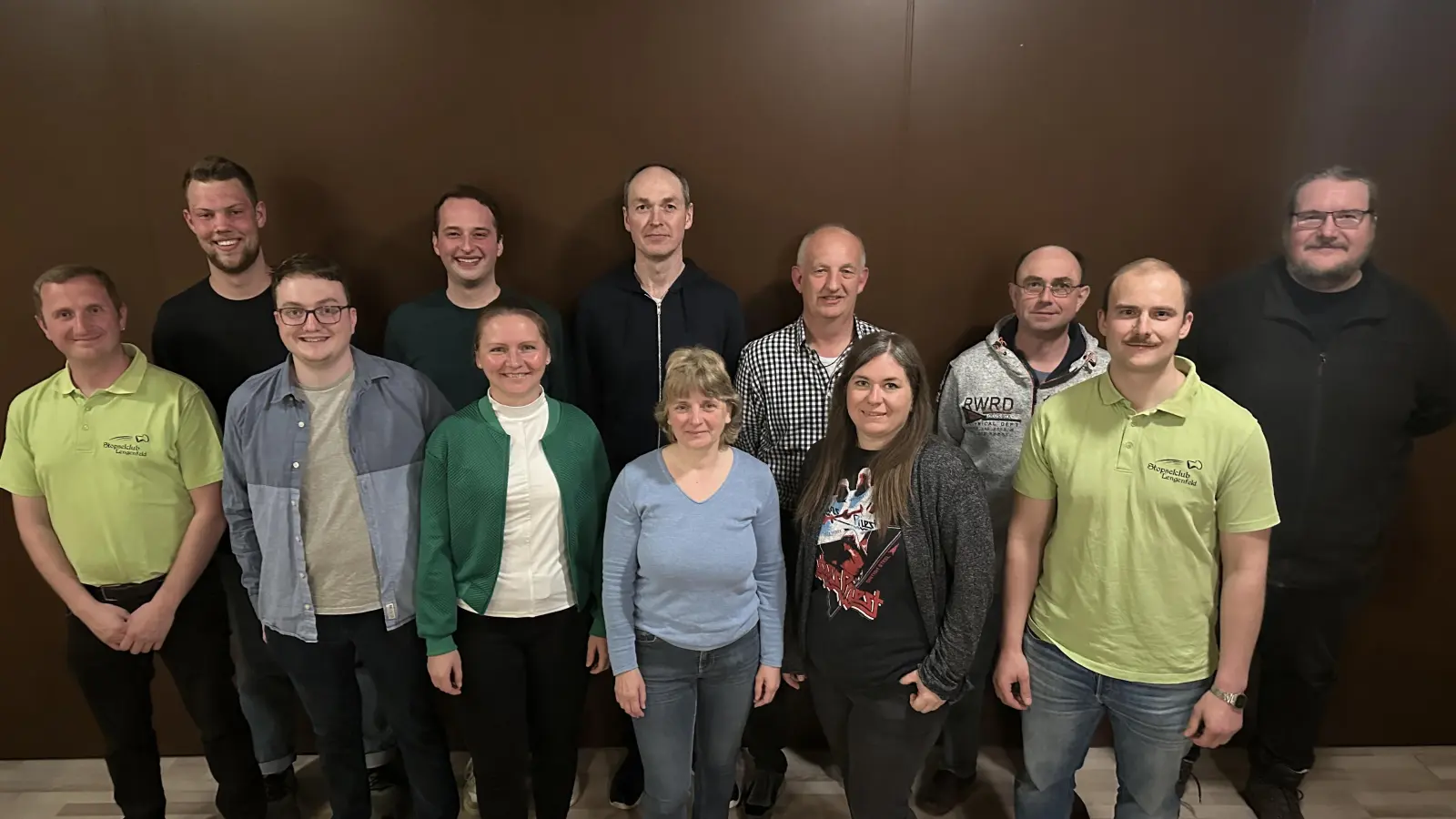 Die Vorstandschaft wurde in Teilen im Amt bestätigt, sowie neue Mitglieder gewonnen. Weiterhin 1. Vorsitzender ist Lukas Kodalle (2.v.r.), sein neuer Stellvertreter ist Michael Bladeck (links) (Bild: Florian Schlegel)