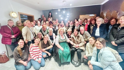 Strahlende und zufriedene Gesichter beim Wellnesswochenende der Frauenunion. FU-Vorsitzende Susanne Schnabel (vorne rechts) freute sich über den gelungenen Kurzurlaub im Waldschlößl.  (Bild: Christiane Mandl )