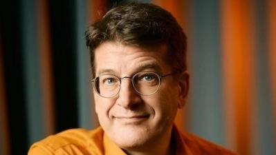 Nils Heinrich tritt im Schmidt-Haus auf. (Bild: Marvin Ruppert)