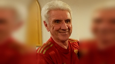 Im The Shirt des FC Bayern München fühlt sich Gerhard Stadler wohl. (Bild: Fred Lehner)