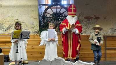 Nikolaus mit Engeln und Hirte (Bild: Christl Gaigl )