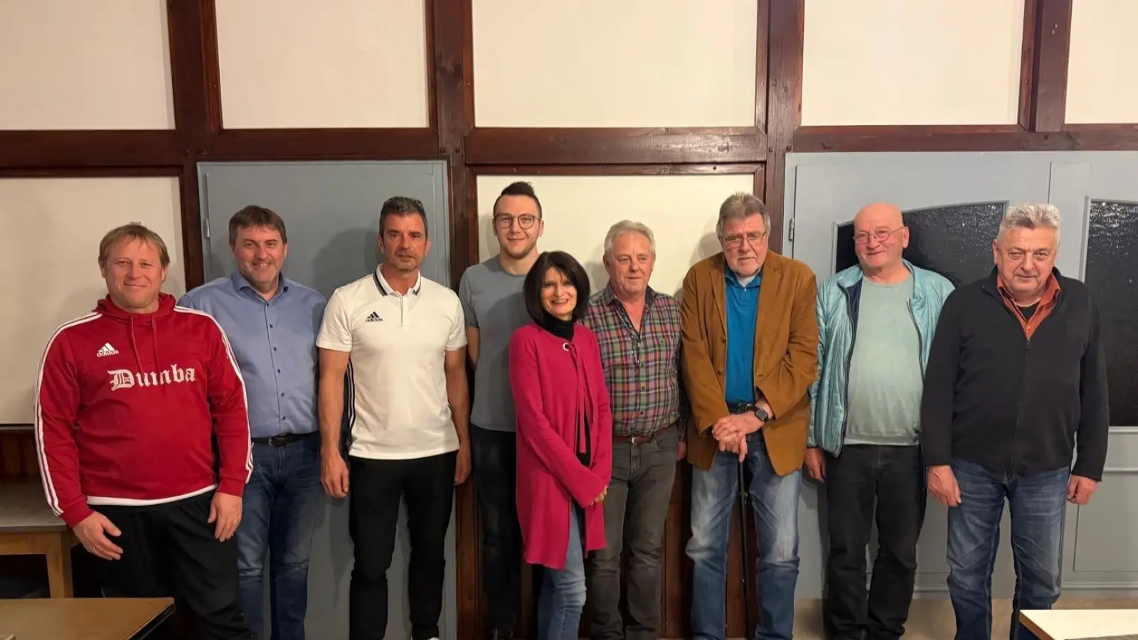 von links: Josef Reisner 1. Vorstand SCK Ewald Plößner 1. Bürgermeister Gerhard Lindner neuer 1. Vorstand Förderverein Christian Perl, Kassier Caroline Sobirey Schriftführerin Hubert Lohner 2. Vorstand Förderverein Herrmann Paulus, scheidender Vorstand Förderverein Heinz Biersack und Norbert Geyer, Beisitzer  (Bild: Caroline Sobirey )