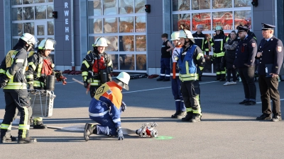 Leistungsabzeichen bei der Freiwilligen Feuerwehr Floß (Bild: Marcel Weidner)