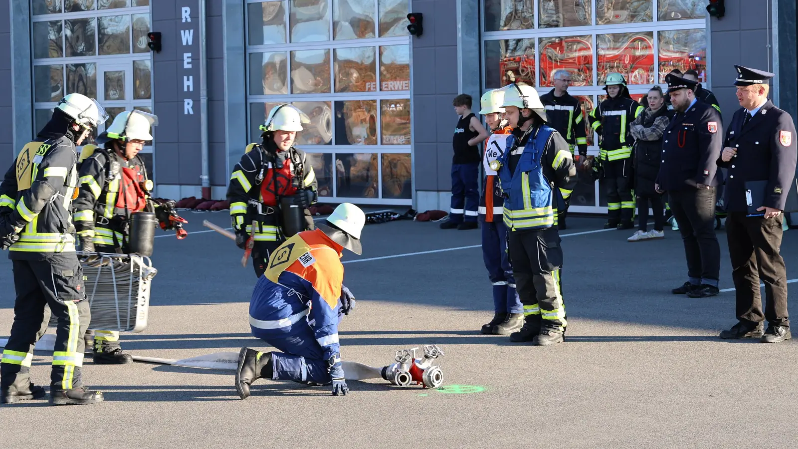 Leistungsabzeichen bei der Freiwilligen Feuerwehr Floß (Bild: Marcel Weidner)
