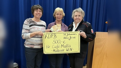 Spendenübergab : Doris Schmidt, Renate Oswald, KDFB St. Johannes, Barbara Faltenbacher, Malteser Hilfsdienst. (Bild: Renate Oswald)
